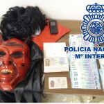 IMagen del difraz y del material incautado al sicario detenido