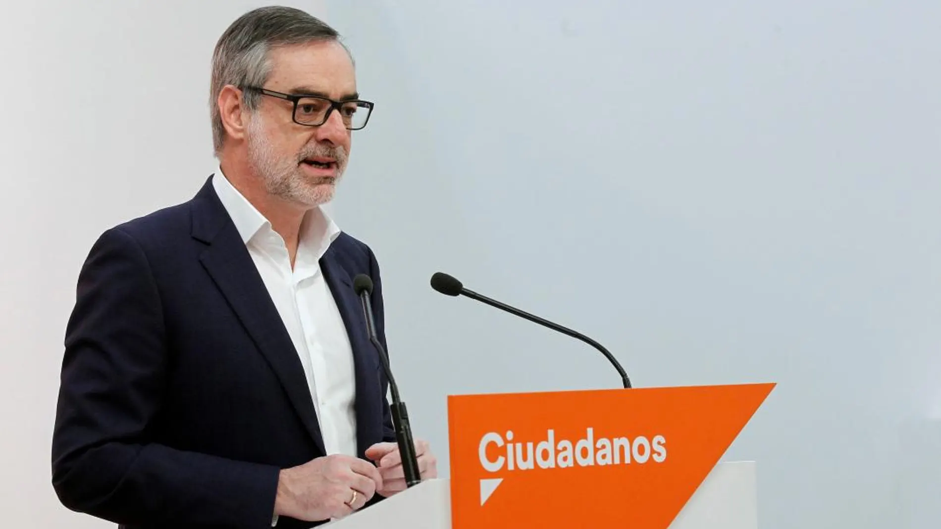 El secretario general de Ciudadanos , José Manuel Villegas, durante la rueda de prensa ofrecida hoy en la sede nacional del partido