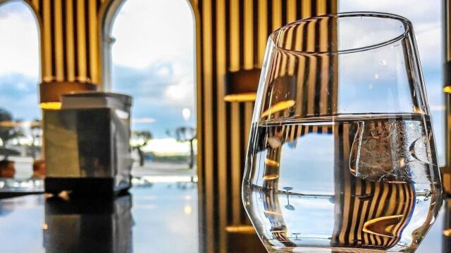 Arranca una campaña para obligar a los restaurantes a servir gratis agua del grifo