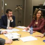 Los socialistas Luis Tudanca y Virginia Barcones se reúnen con los miembros de la Asociación Unificada de Militares Españoles