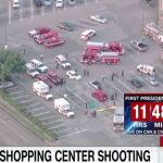Las televisiones muestran imágenes de numeroso coches de policía en un aparcamiento