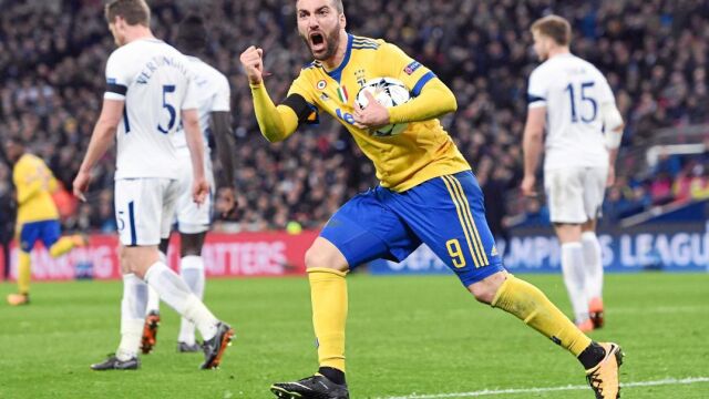 Gonzalo Higuaín celebra un gol con la Juventus.