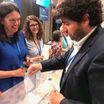 El presidente de la Comunidad, Fernando López Miras, participó ayer, junto con el resto de la delegación murciana, en la votación para elegir al nuevo presidente nacional del PP. Su voto, como el de la mayoría de los compromisarios, fue para Pablo Casado quien consiguió la victoria. LA RAZÓN