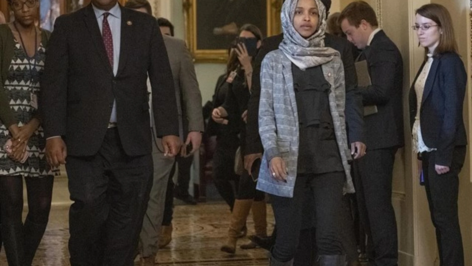 La congresista musulmana Ilhan Omar defiende su patriotismo frente a los ataques de Trump