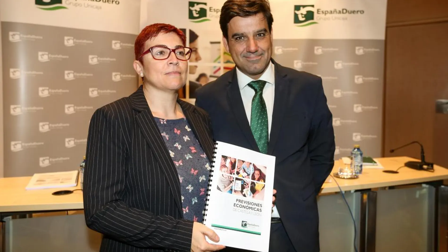 Felisa Becerra y Manuel Rubio presentan el informe económico de EspañaDuero