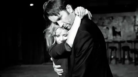 Joanna Kulig (Zula) y Tomasz Kot (Wiktor) protagonizan «Cold War», la nueva cinta del polaco Pawel Pawlikowski tras la oscarizada «Ida».