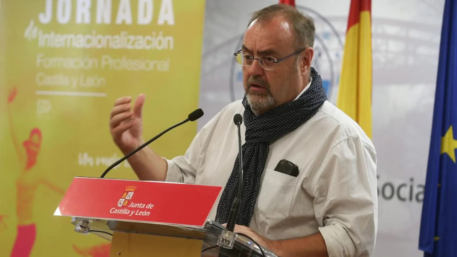 El consejero de Educación, Fernando Rey, asiste a una jornada de internacionalización de la FP