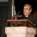 El obispo auxiliar de Valladolid, Monseñor Luis Argüello, pronuncia su Pregón Misionero