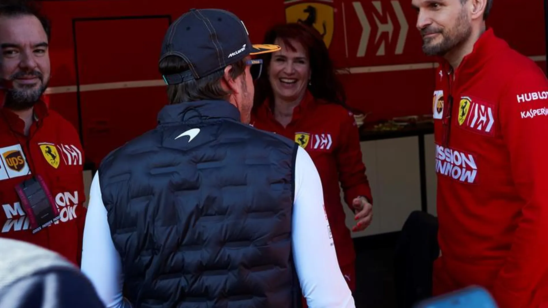Alonso vuelve a la Formula 1 de visita: a McLaren y también a...Ferrari