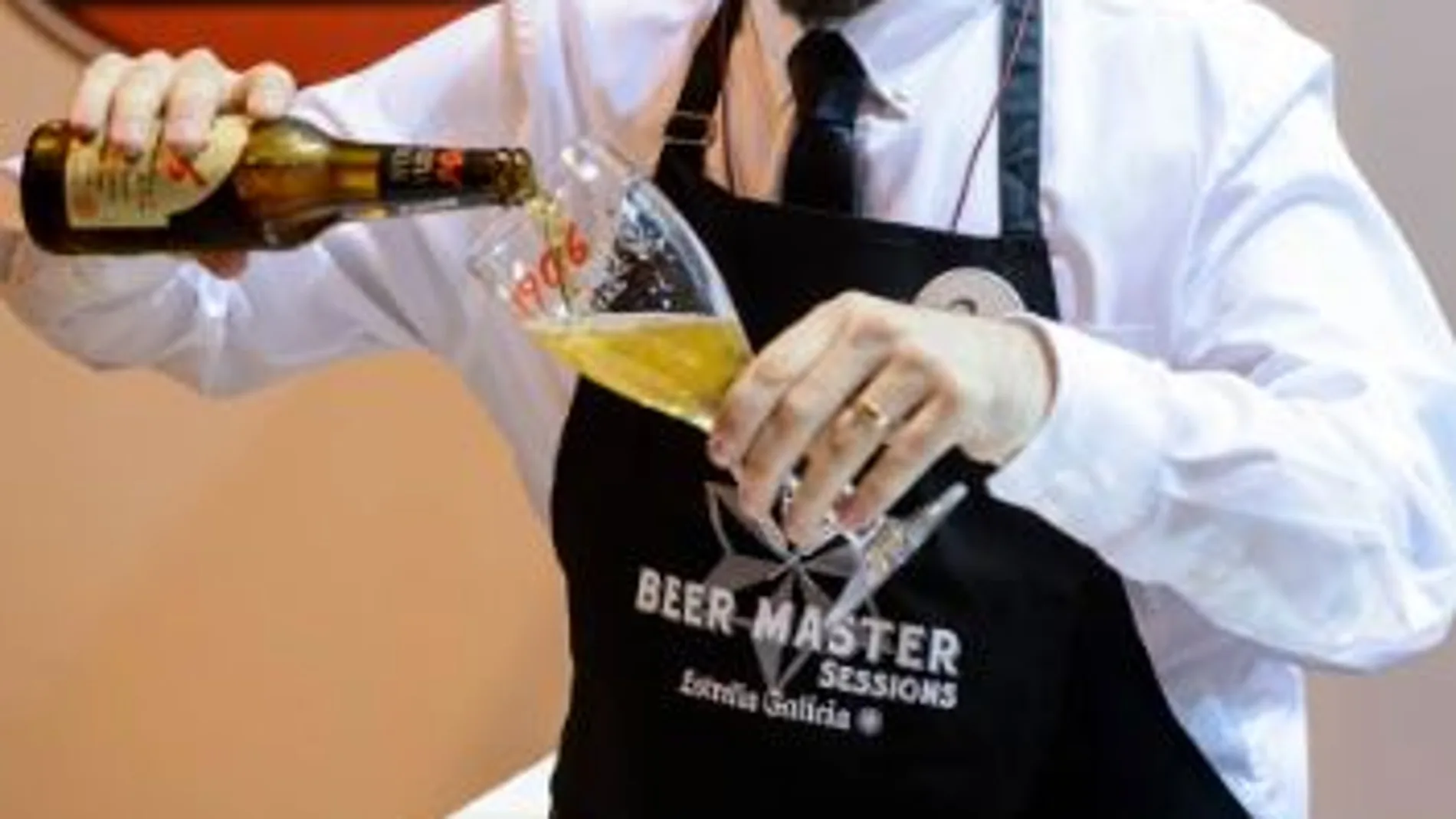 La preparación de la copa o la inclinación son claves para disfrutar de la cerveza.