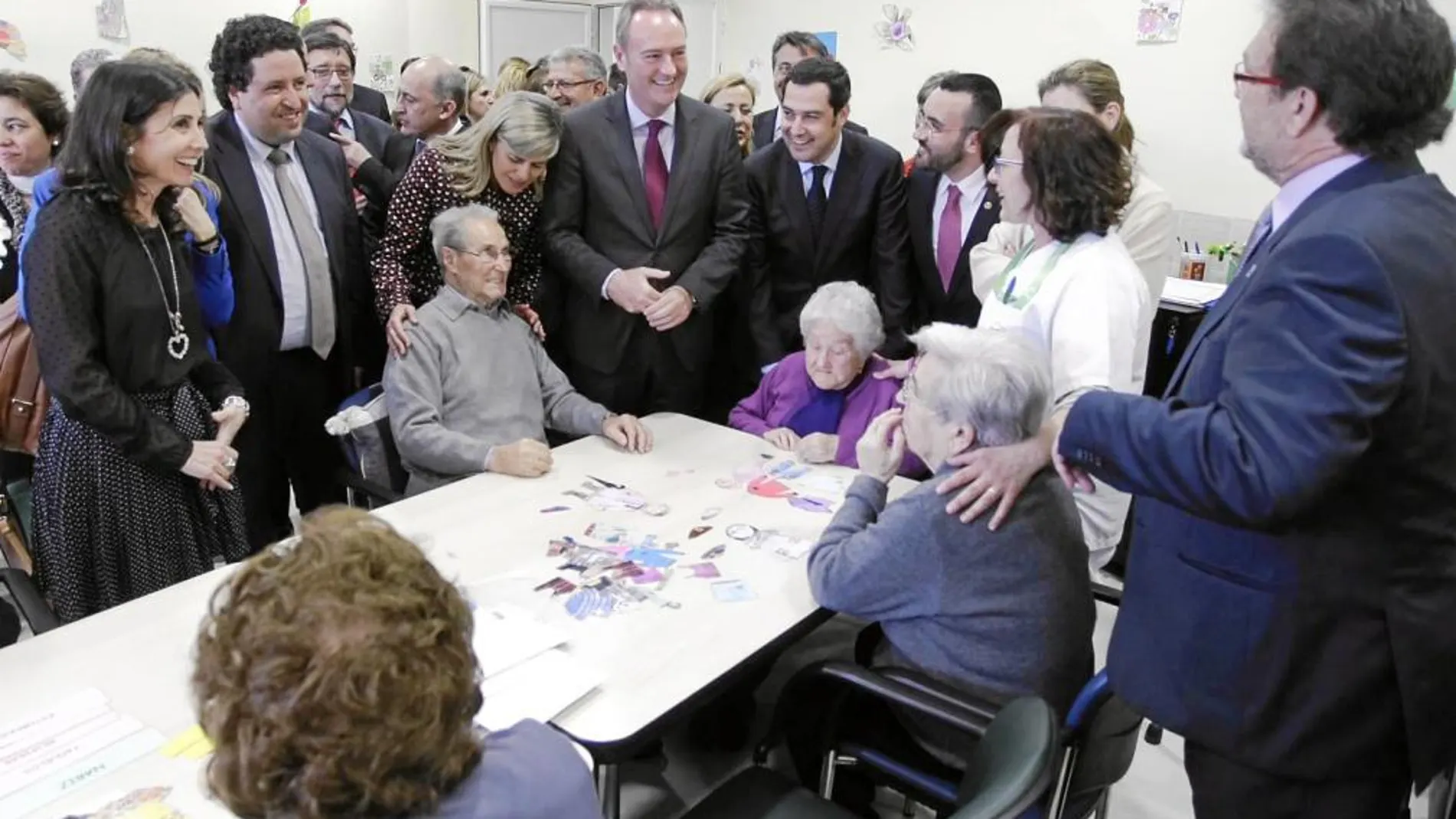 Fabra inauguró la residencia «Moli la Vila» y prometió 2,1 millones para los enfermos de Alzheimer