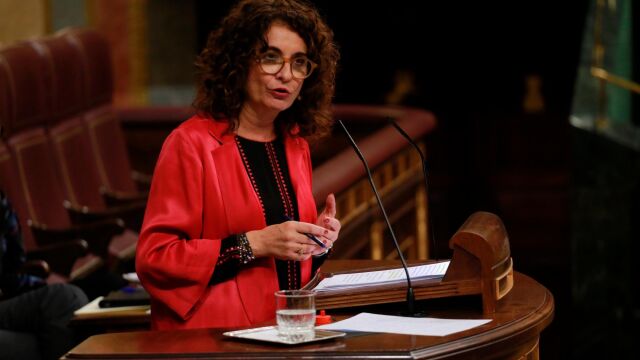 La ministra de Hacienda, María Jesús Montero, durante el debate de los Presupuestos/Foto: C. PAstrano