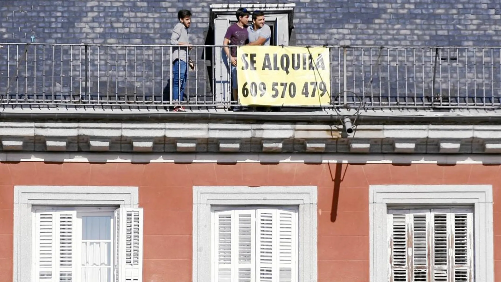 El 55,6% de los mayores de 55 años entiende que Hacienda debe ser más rigurosa con los dueños de estos pisos