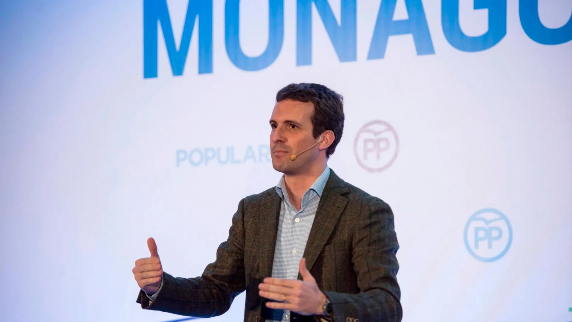 El presidente del PP, Pablo Casado,confirma al líder de los populares extremeños, José Antonio Monago, como candidato a la Junta de Extremadura/Efe