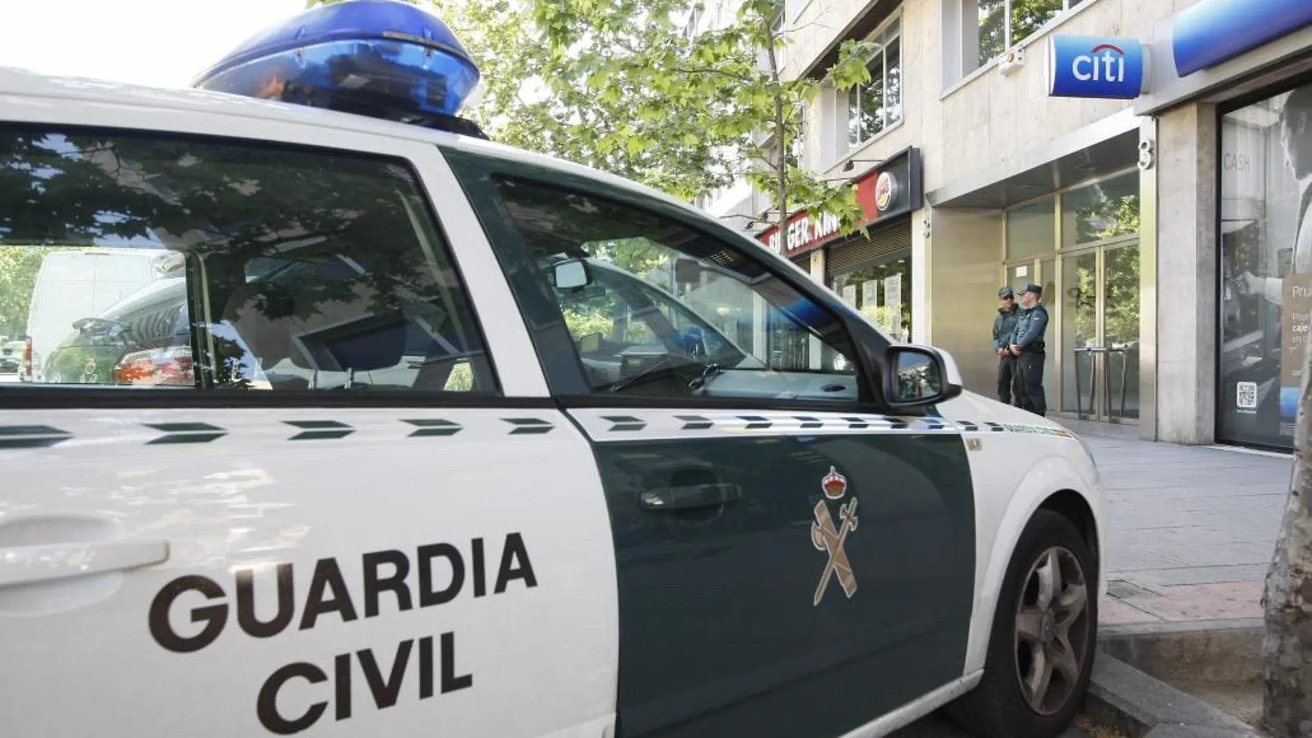 Herido un guardia civil en Algeciras por un disparo de un hombre atrincherado