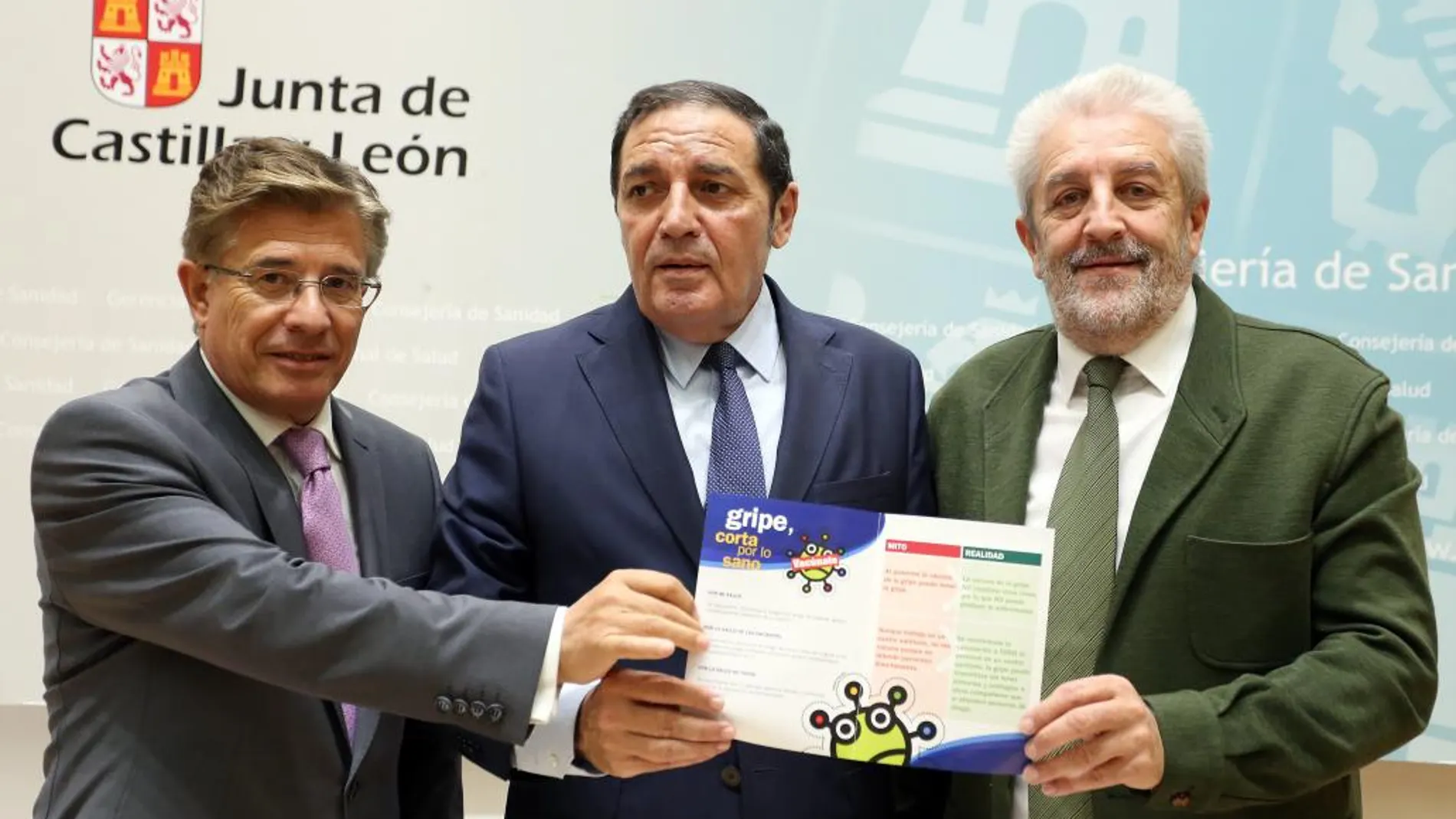 El consejero Sáez Aguado,Rafael López y José Jolín, presentan la campaña de vacunación