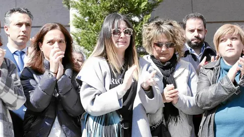 Getafe, que sigue hoy en luto, se concentró el miércoles por la mañana en la plaza del Ayuntamiento para rendir homenaje a los dos niños, Alejandro y Marina, asesinados por su padre el pasado martes día 20 de marzo al final de la tarde