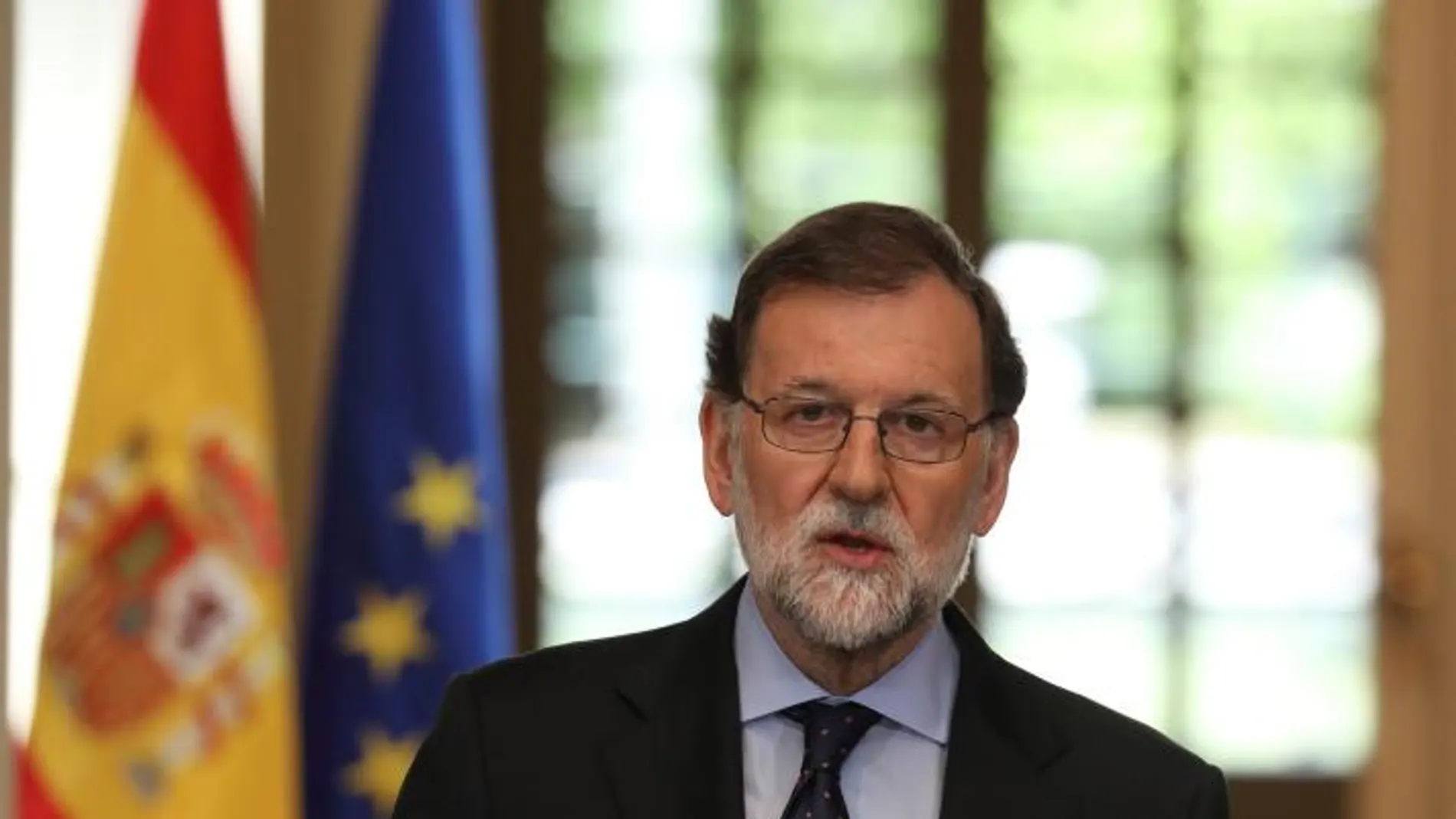 Rajoy convoca un consejo de Ministros extraordinario para recurrir al TC la ley de Presidencia