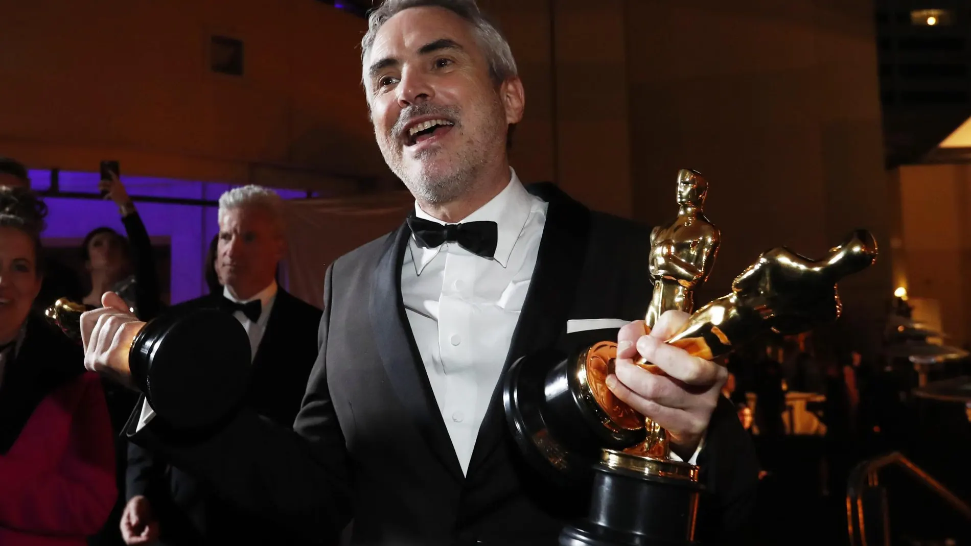 Alfonso Cuarón ganó tres Oscar por "Roma", un filme de Netflix