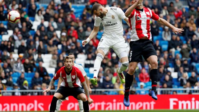 El remate de Benzema que fue el primer gol del Madrid / Reuters