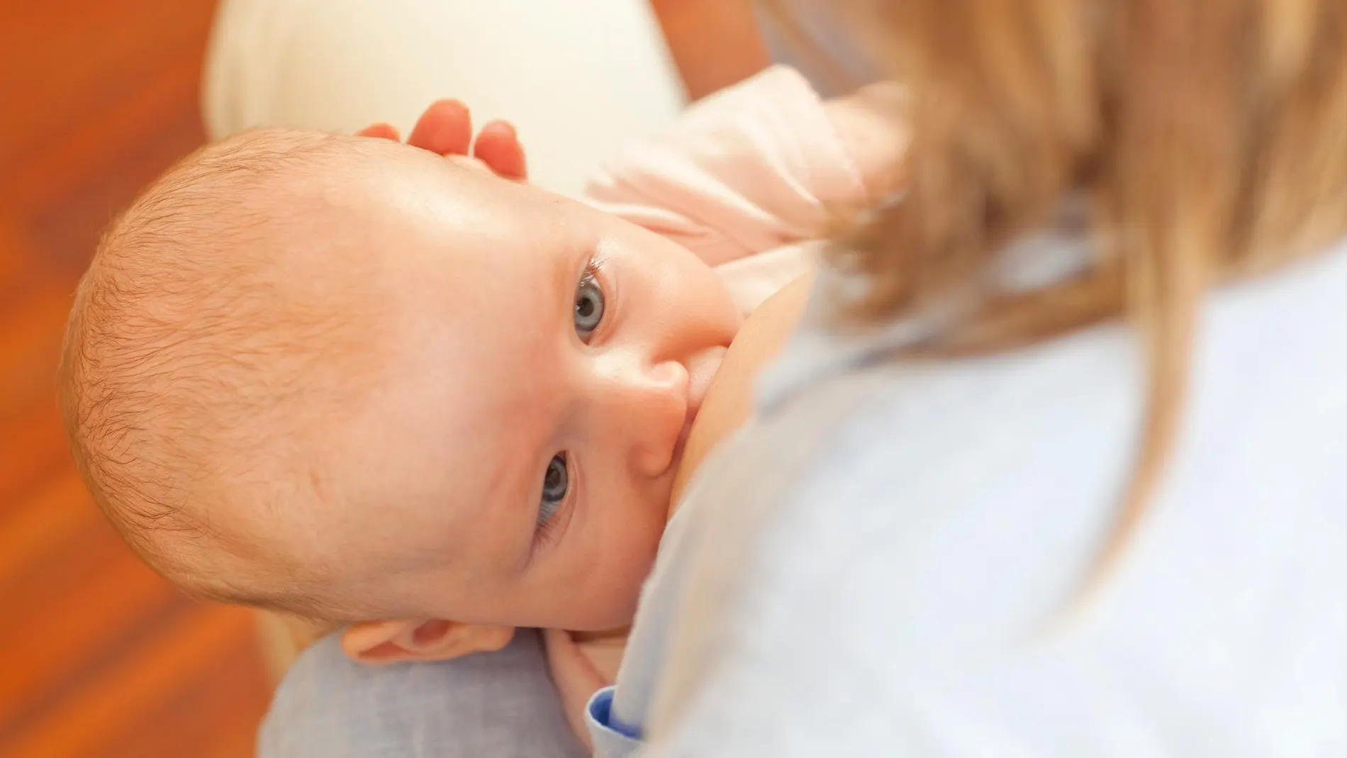 El permiso de lactancia se prolongaría hasta el año de vida del bebé