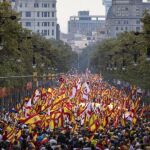 Gran manifestación en Barcelona por el 1-O