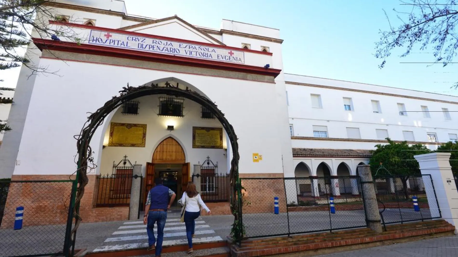 El hospital de la Cruz Roja, en Sevilla, es uno de los 16 concertados que hay la comunidad
