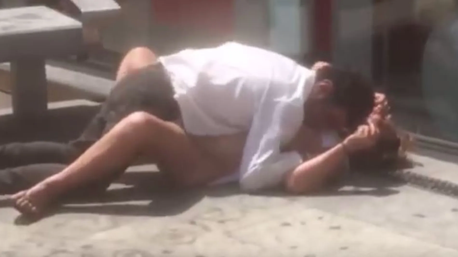 Denuncian a dos personas por tener sexo en la puerta de una biblioteca de Barcelona