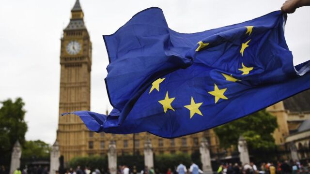 Protesta ante el Parlamento en Londres contra el 'Brexit'
