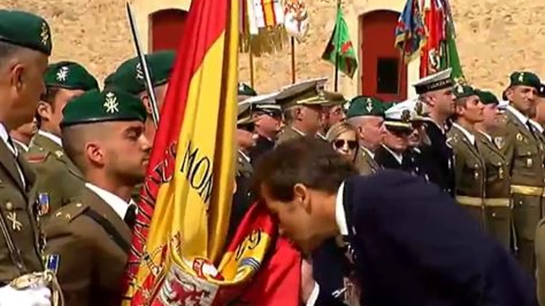 Más de 300 civiles juran bandera en el castillo de Figueras