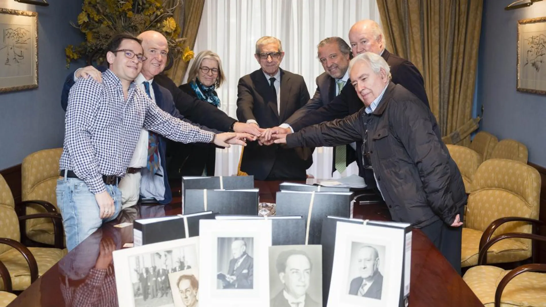 Los herederos de ambos escritores y el presidente de la Fundación Unicaja, Braulio Medel