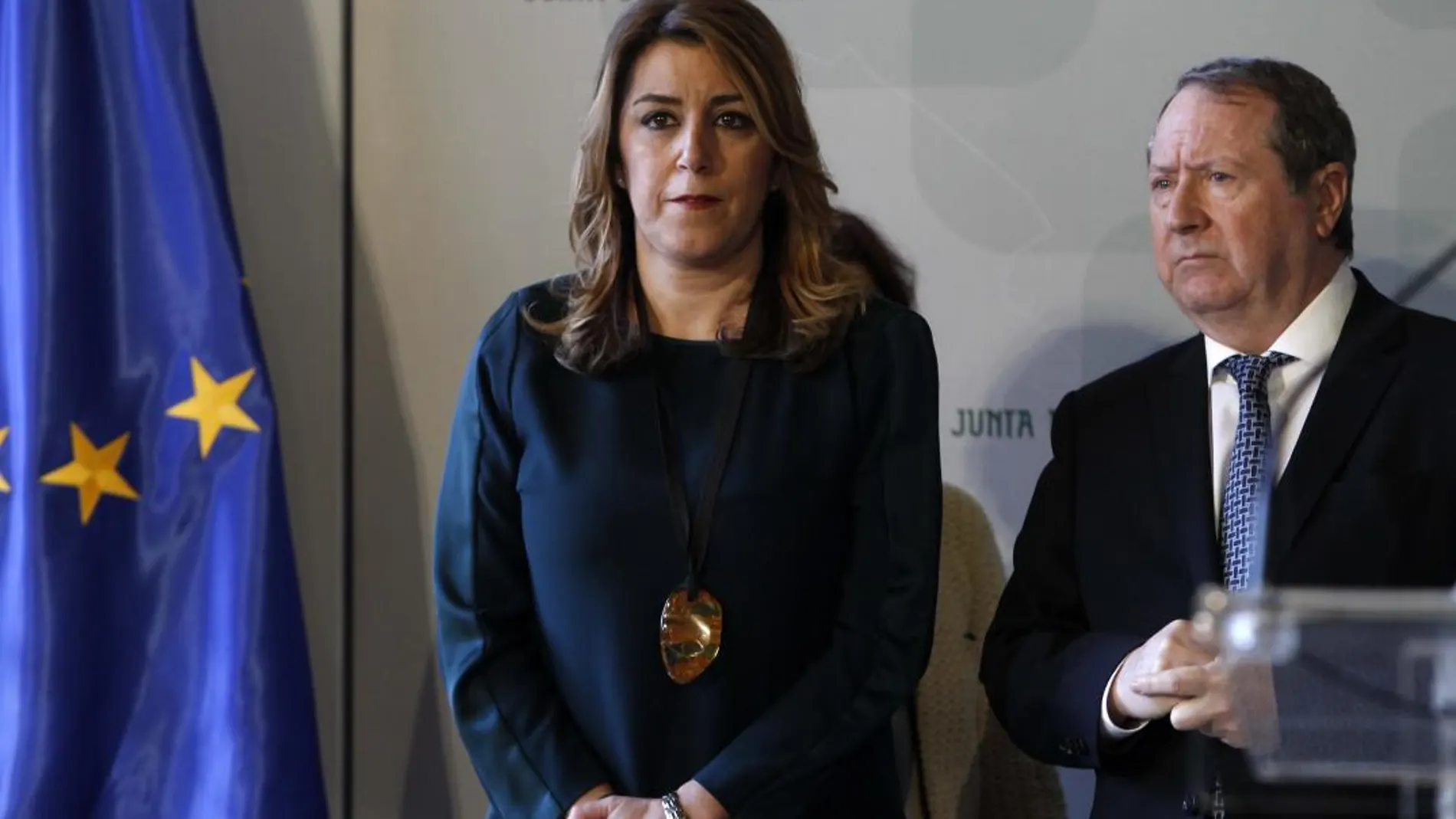La presidenta de la Junta, Susana Díaz, junto al presidente del Consejo Consultivo de Andalucía, Juan Cano Bueso (Foto: Manuel Olmedo)
