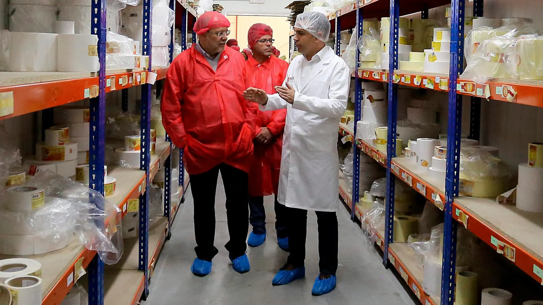 El candidato de Ciudadanos, Francisco Igea, visita la fábrica Maes Honey junto a David Castaño