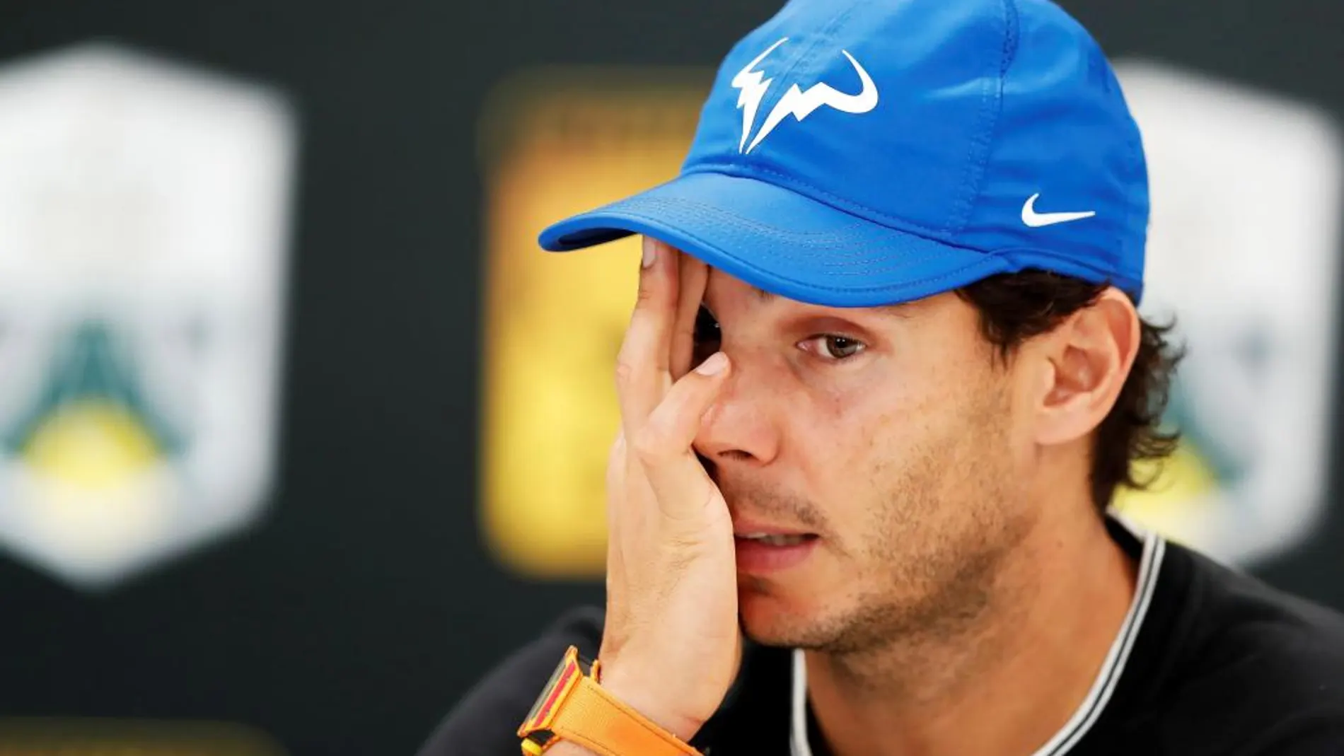El tenista español Rafael Nadal ofrece una rueda de prensa para anunciar que se retira del Masters 1.000 de París-Bercy.