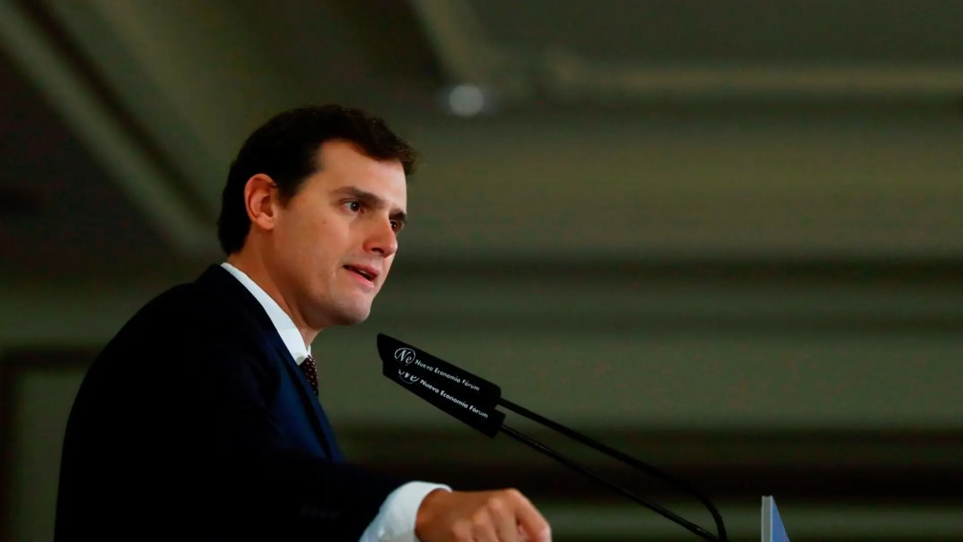 El presidente de Ciudadanos, Albert Rivera, durante su intervención en un desayuno informativo esta mañana en Madrid / Foto: EFE/Emilio Naranjo