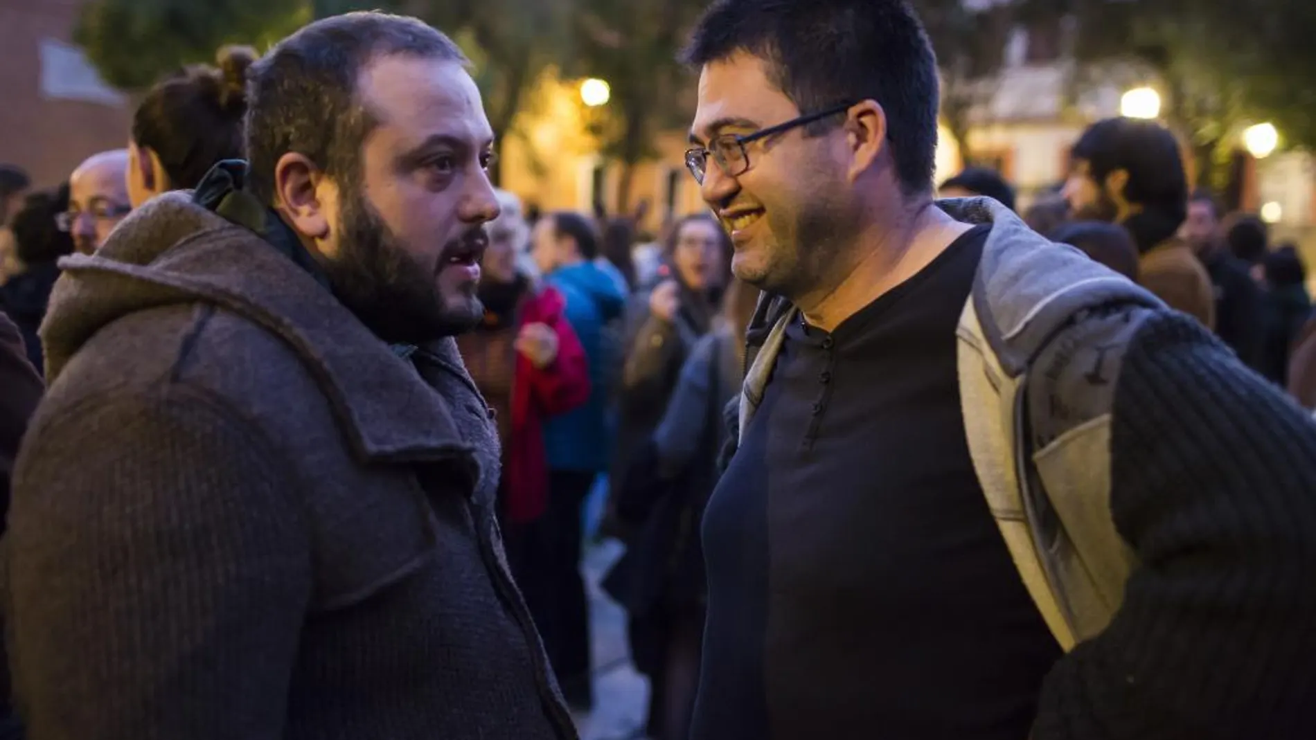 Guillermo Zapata en la concentración en la plaza del Dos de Mayo contra el último desalojo del Patio Maravillas en la calle San Mateo