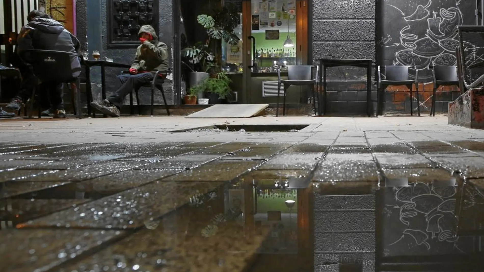 Bar «El Tocadiscos» de Zaragoza donde se produjo la agresión a Víctor Laínez en la madrugada del pasado día 8