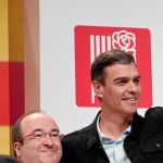 El secretario general del PSOE, Pedro Sánchez, y el candidato del PSC a la presidencia de la Generalitat, Miquel Iceta, han participado en un mitin en Gerona