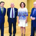 La consejera María Josefa García Cirac junto a Antonio Miguel Méndez Pozo, Espinosa de los Monteros y Ramírez