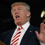 Donald Trump durante un mitin de campaña este martes 18