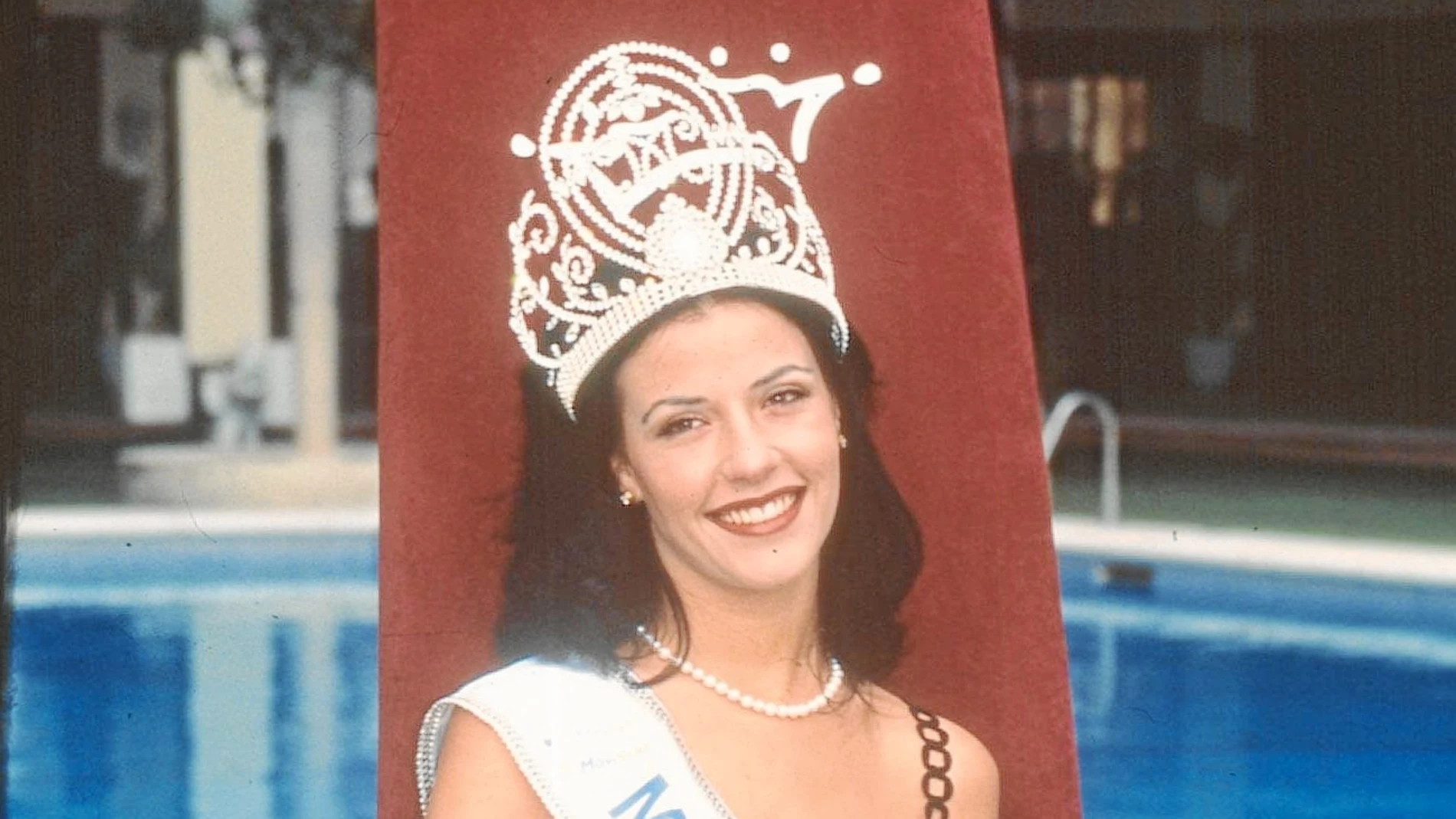 Inés Sainz en una imagen de 1997, cuando se alzó con la corona de Miss España