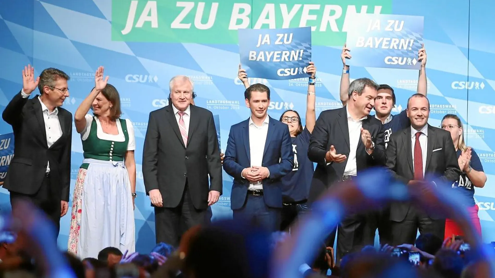 El modelo austriaco El canciller del país vecino, Sebastian Kurz, fue el invitado estelar del acto de clausura de la CSU por su dureza con la inmigración ilegal