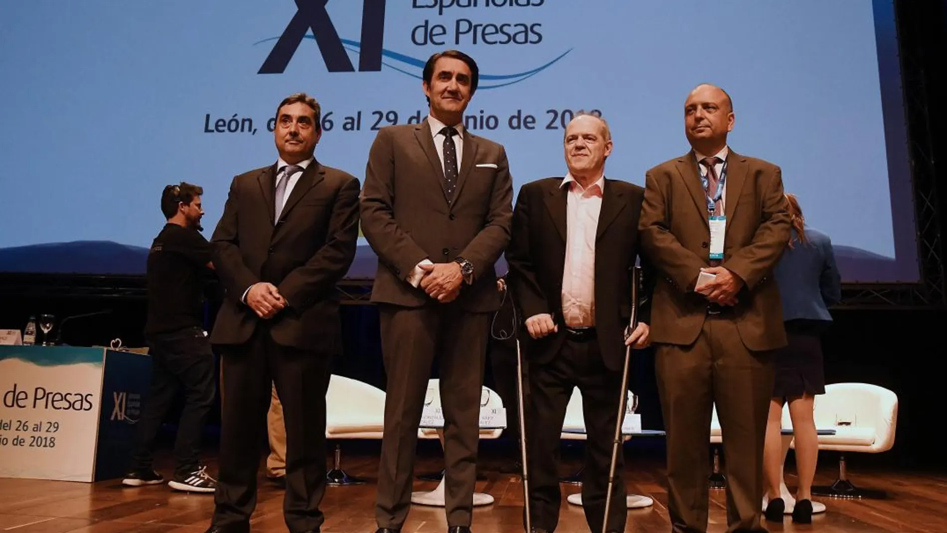 El consejero de Fomento y Medio Ambiente, Juan Carlos Suárez Quiñones, participa en la clausura de las XI Jornadas Españolas de Presas