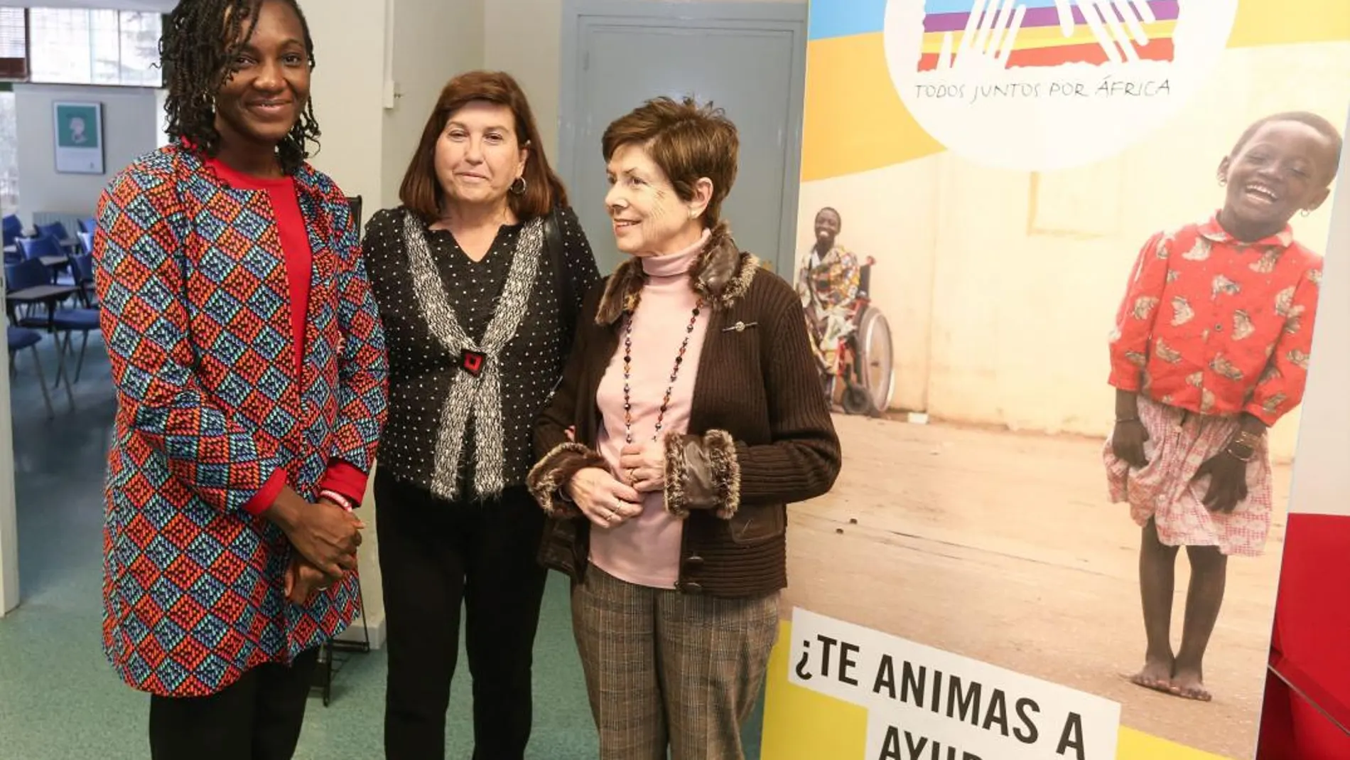 Ebele Okoye, María Victoria Seco y Josebe Soga, en el Centro de Igualdad de Valladolid
