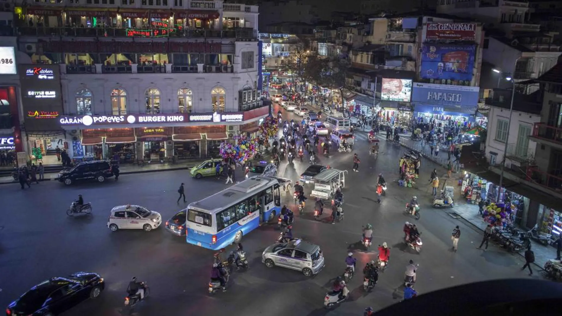 Hanoi, dónde el caos se convierte en espectáculo