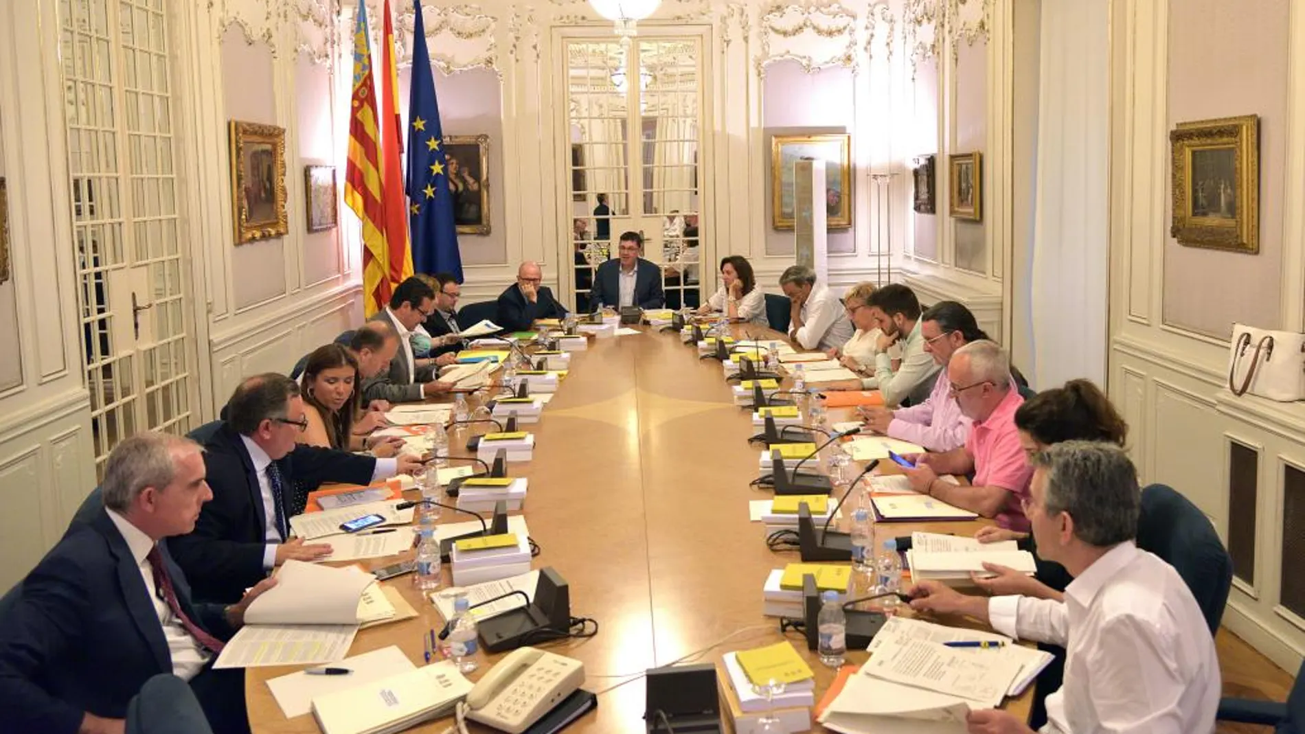 La Junta de Protavoces incluyó un decreto aún no promulgado en el orden del día del próximo pleno