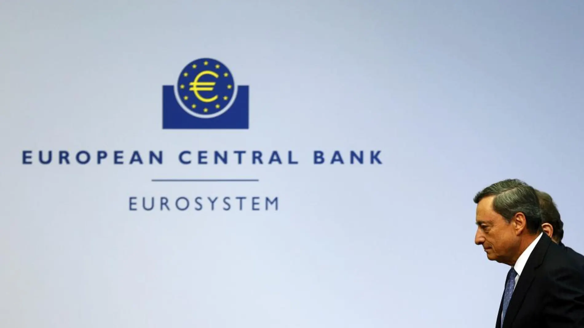 El presidente del BCE, Mario Draghi y el vicepresidente, Vitor Constancio