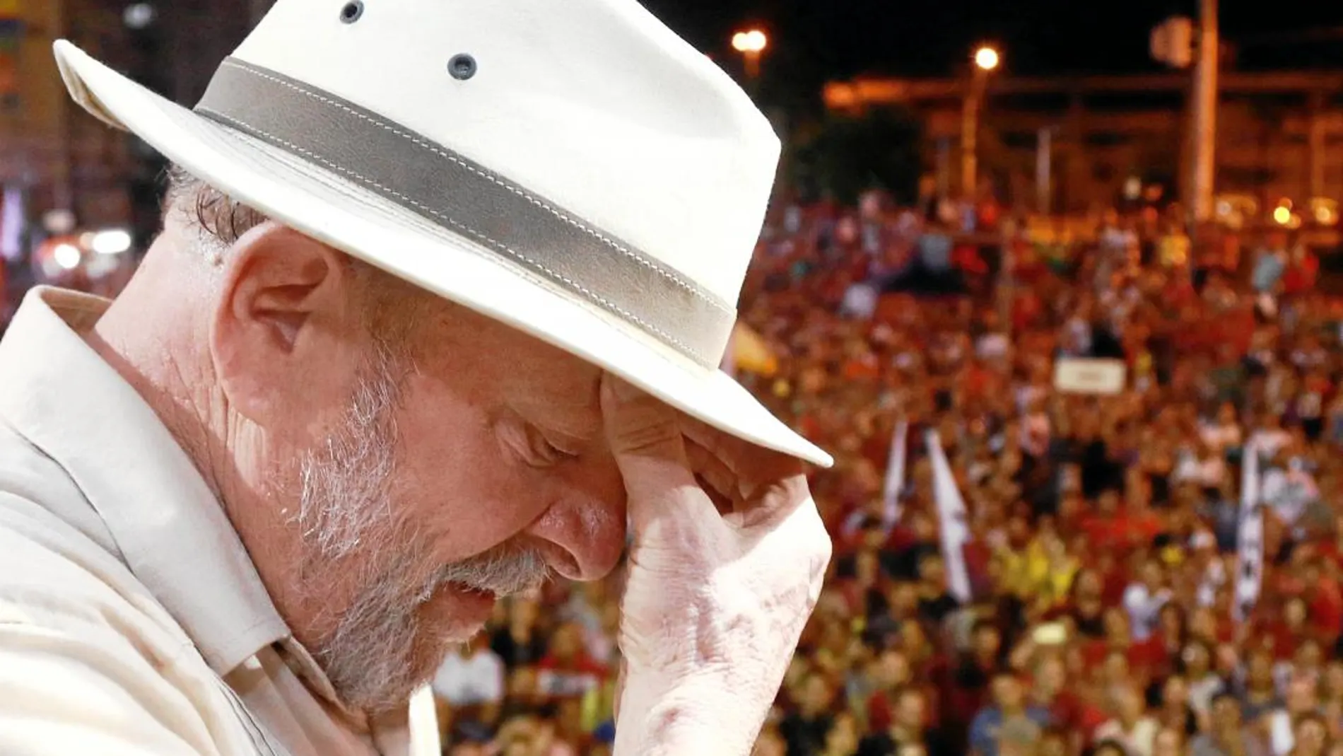 Acorralado Lula da Silva quiere presentarse como candidato a la presidencia de Brasil este año