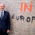 Pierre Moscovici, comisario de Asuntos Económicos, insistió ayer en Roma en la preocupación de la UE por las cuentas enviadas por el Ejecutivo italiano a Bruselas  / Foto: Efe