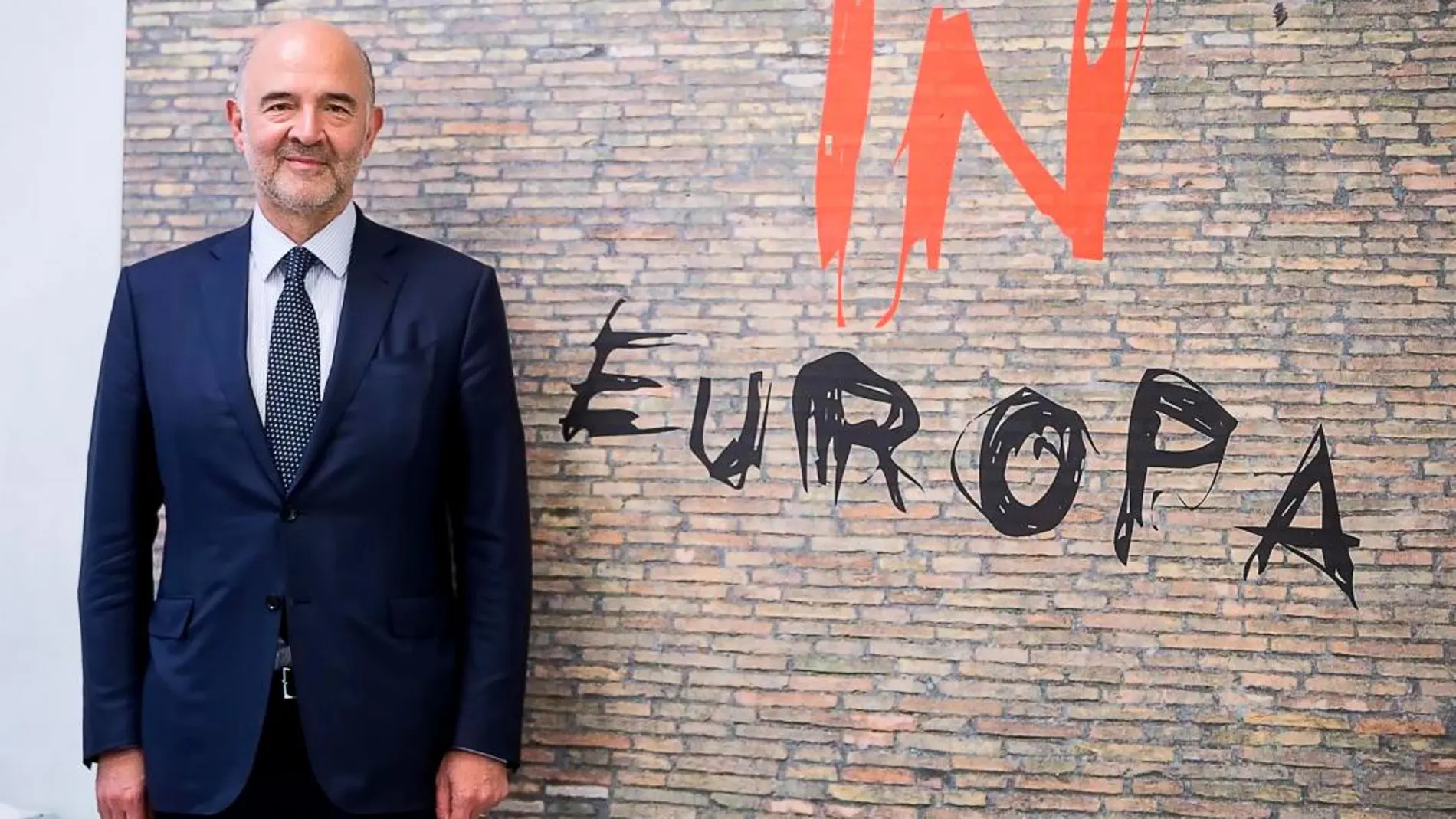 Pierre Moscovici, comisario de Asuntos Económicos, insistió ayer en Roma en la preocupación de la UE por las cuentas enviadas por el Ejecutivo italiano a Bruselas / Foto: Efe